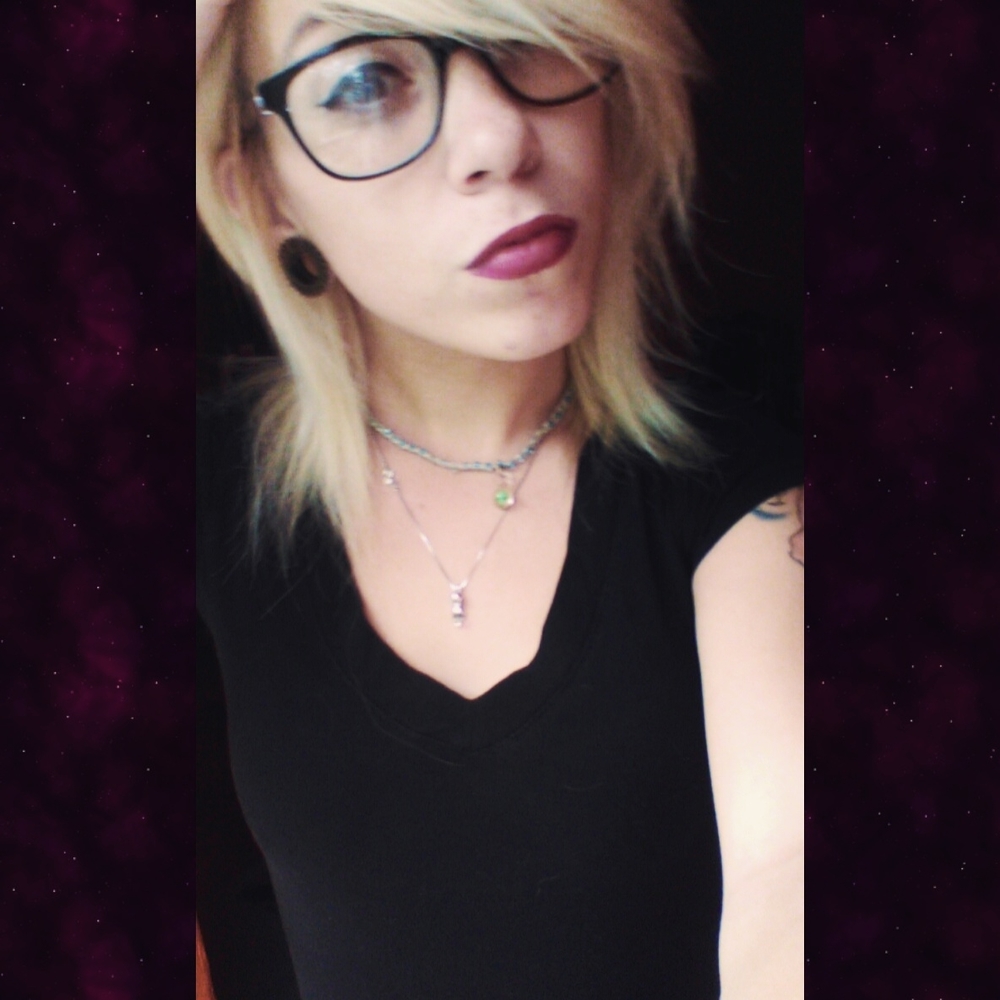 Meet your Posher, Kayla