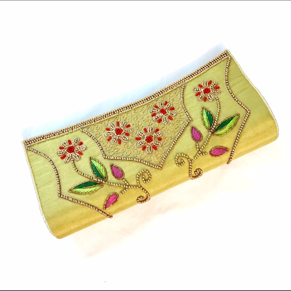 TRADING HOPE Beaded Floral Silk Sia Clutch NEW