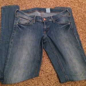 Size 29/32 super skinny, super low waist jeans!