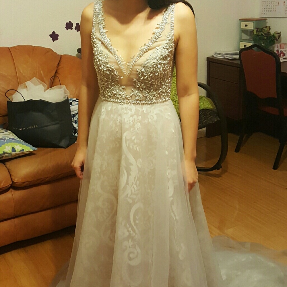 Custom made wedding dress new