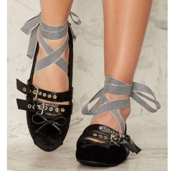 🆕Juliet Black Velvet Gingham Lace Up Ballet Flats - Picture 2 of 4