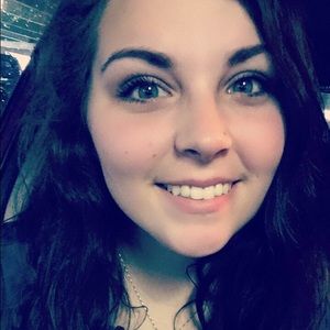 Meet your Posher, Brenna