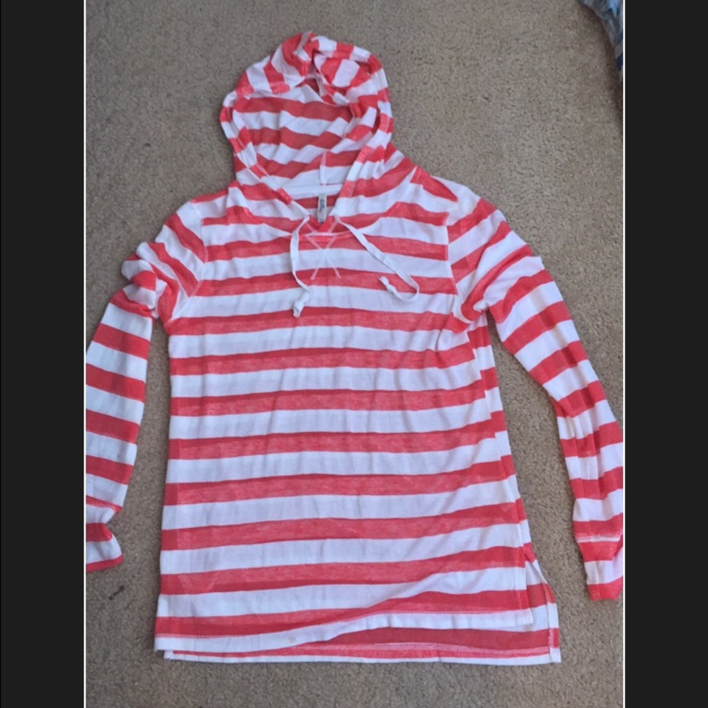 Hooded shirt