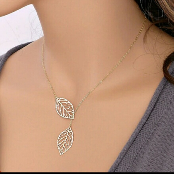 Gold leaf necklace - Picture 2 of 2