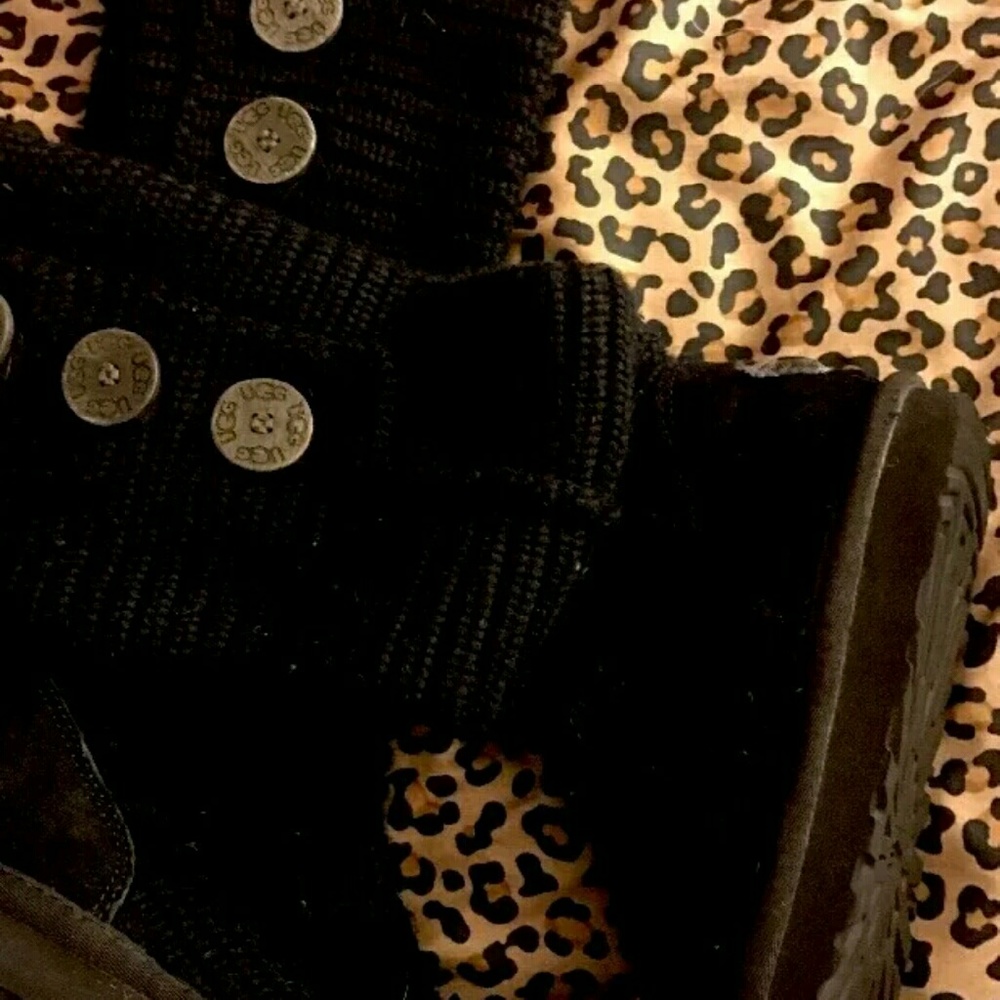 Host pick 💋Uggs black knitt boots size 8