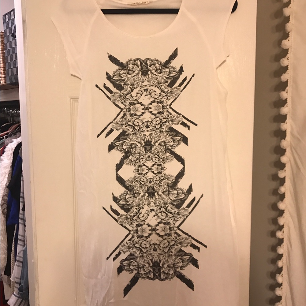 Shilla white dress with black design