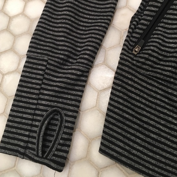 Workout jacket - Picture 2 of 3