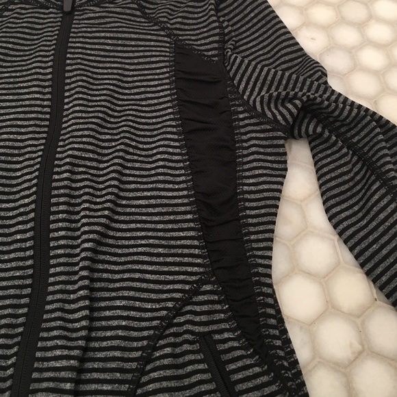 Workout jacket - Picture 3 of 3