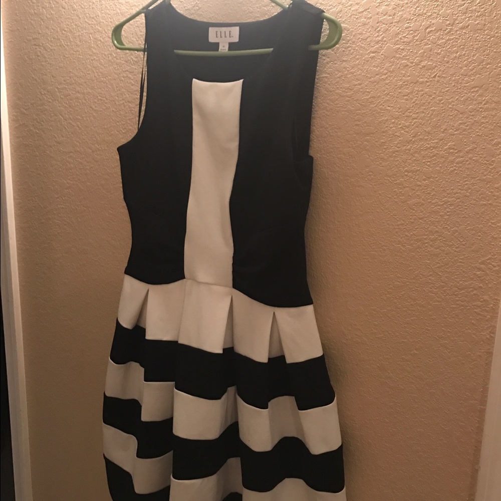Elle black & white dress