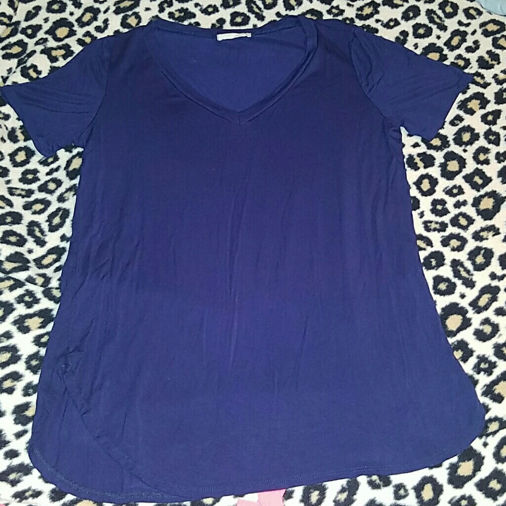 Navy blue short sleeve tee