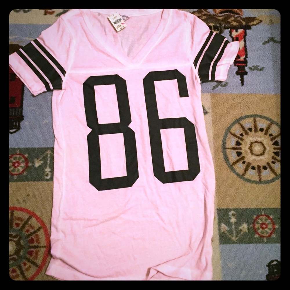 VS Pink Shirt!  👚!!