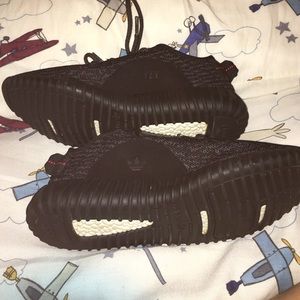 (SIZE 8) Adidas yeezys boost 350 clean only worn 2