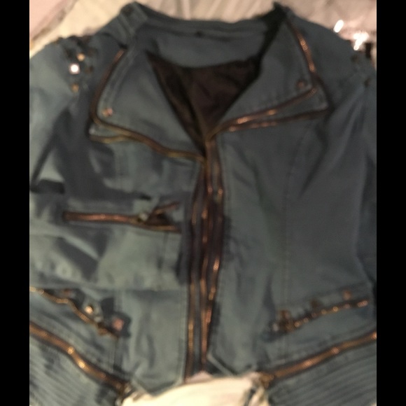 ❤️LOWERED PRICE-Thick green denim jacket NEW - Picture 2 of 8