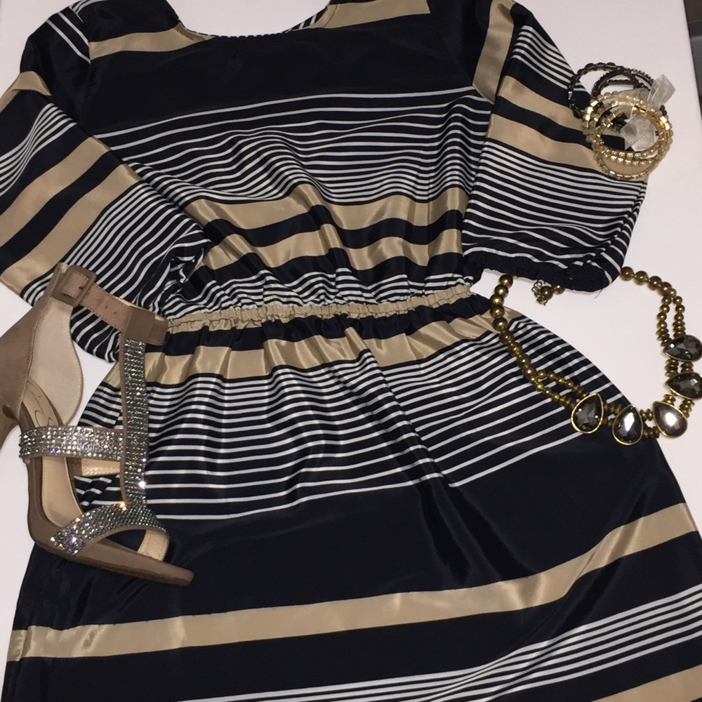 Casual dress with criss cross cage design on back - Picture 2 of 4