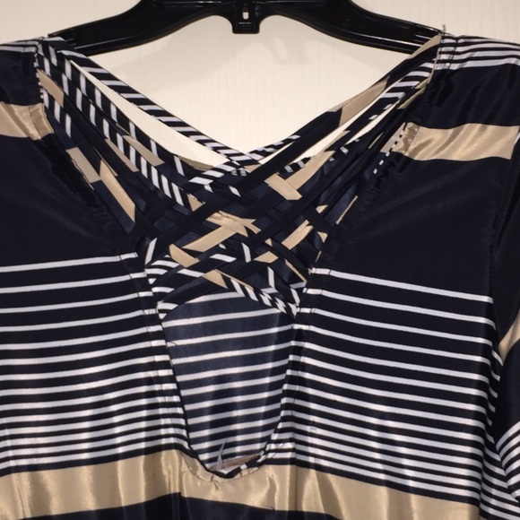 Casual dress with criss cross cage design on back - Picture 3 of 4