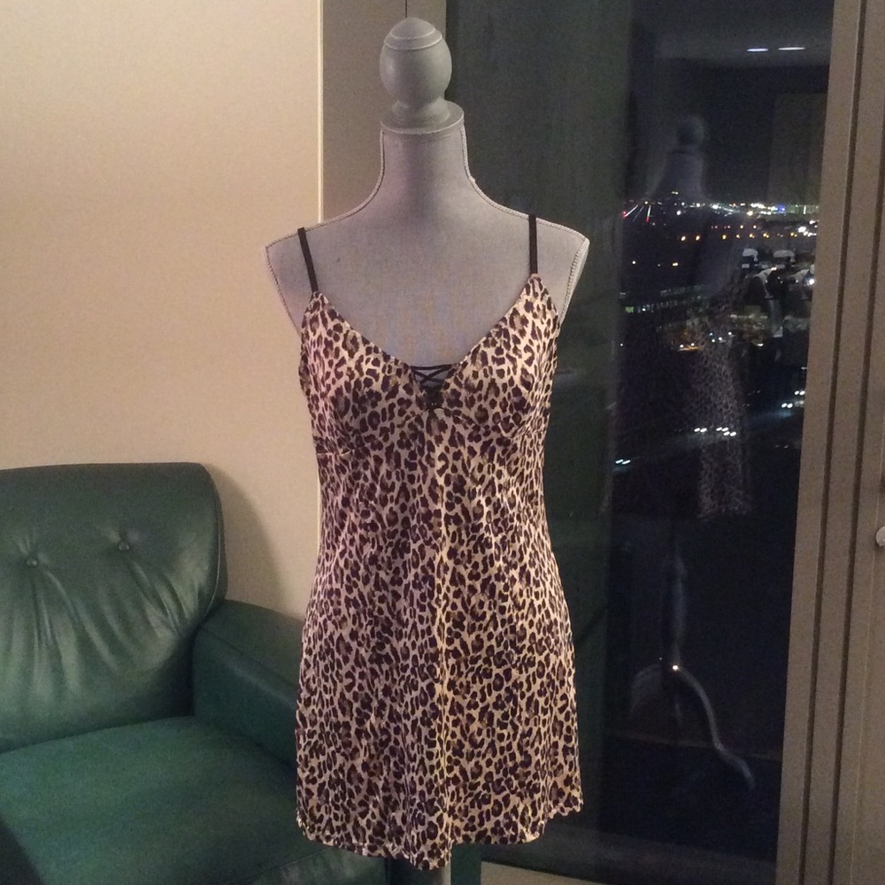VICTORIA'S SECRET Slip Sz L