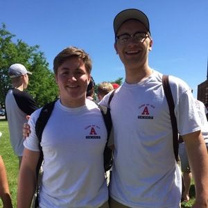 Meet your Posher, Simon