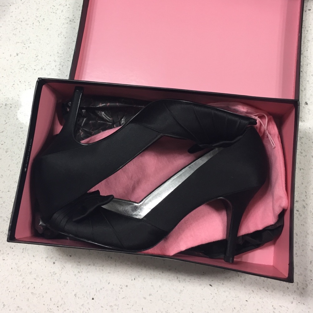 ‼️NEW‼️ 👠Nina heels!