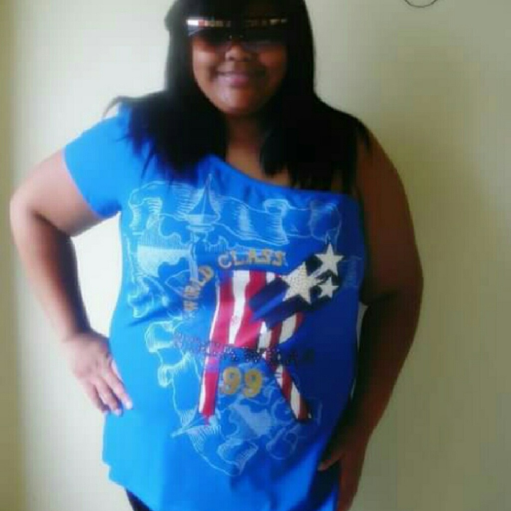 One shoulder T-shirt
