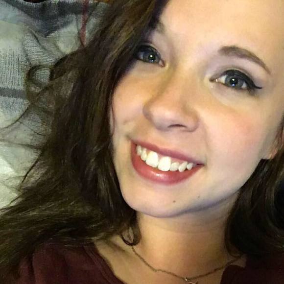 Meet your Posher, Erika - Picture 1 of 1