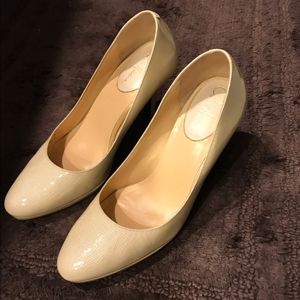 Cole Haan Almond-toe Cream Patent Air Pump