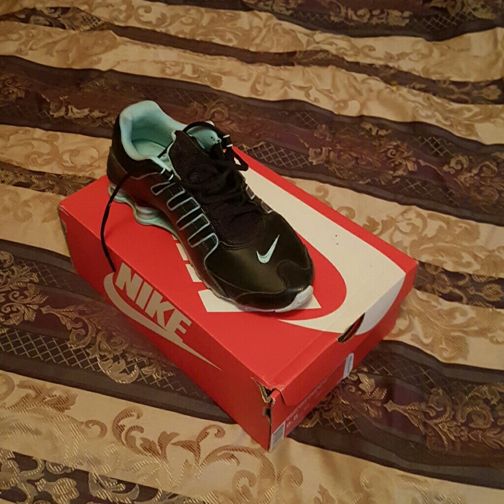 Women's Nike Shox