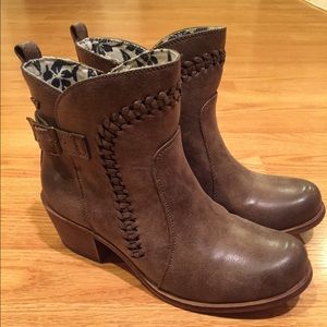 Roxy Tawny Boots