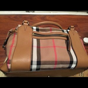 Burberry- ADDITONAL PHOTOS