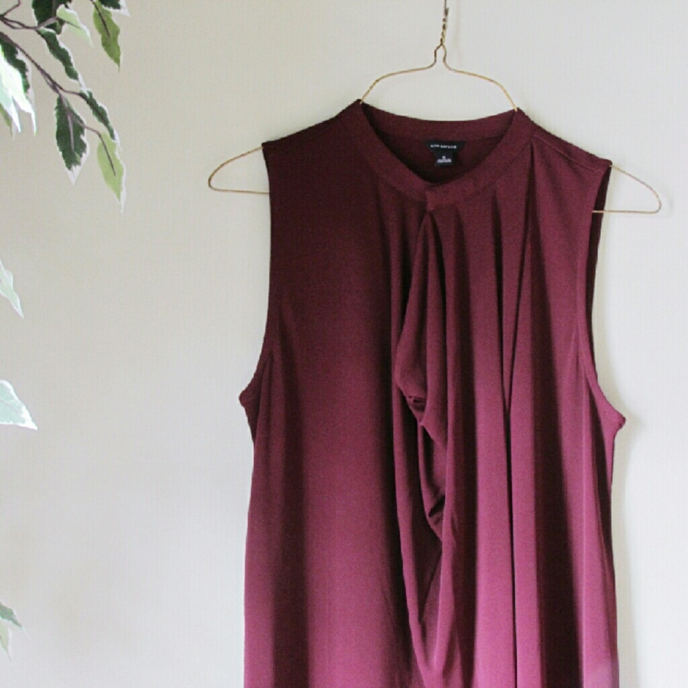 Ann Taylor // Burgundy Sleeveless Top