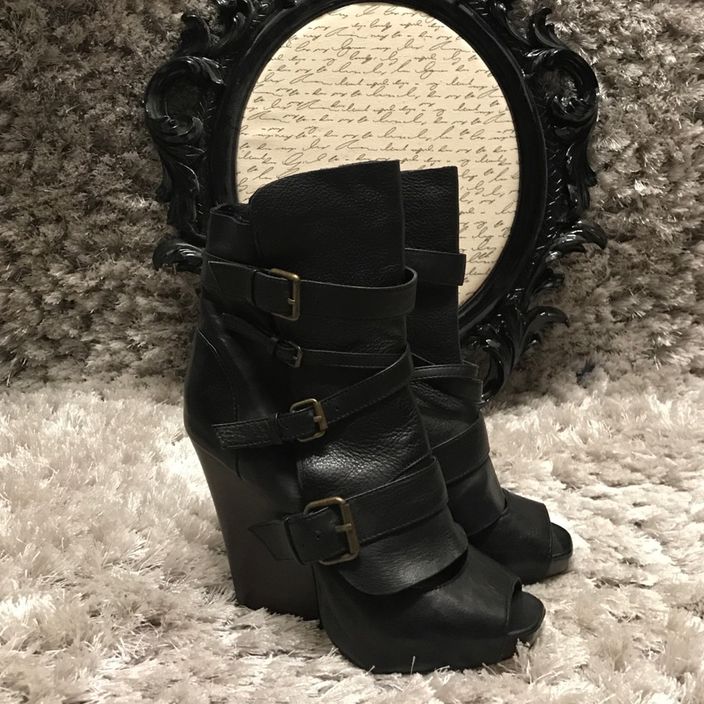Dolce Vita peep toe booties