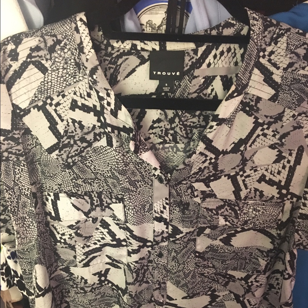 Trouve Blouse size small
