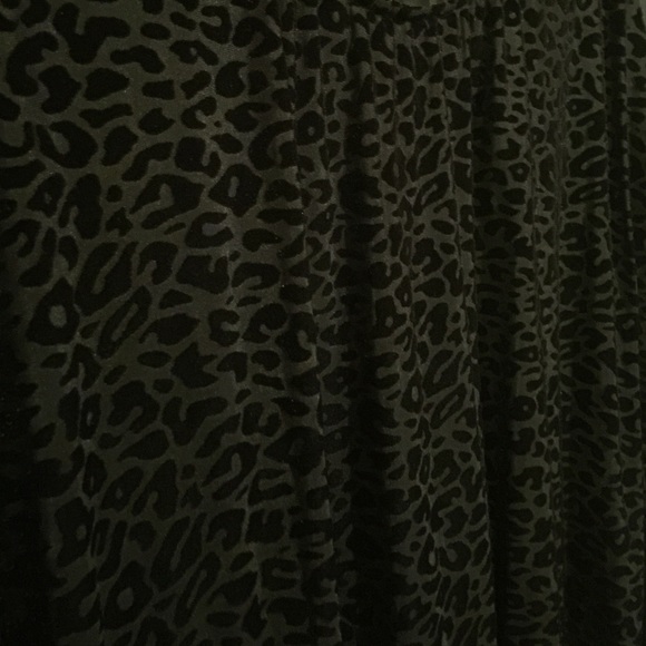 BLACK by Saks Fifth Ave leopard shirt size L - Picture 3 of 4