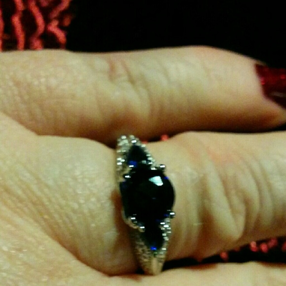 SOLD 3carats of Blue Sapphires with White Sapphires - Picture 2 of 4