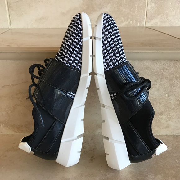 Calvin Klein Shoes - Calvin Klein Women's wisteria lace up sneakers