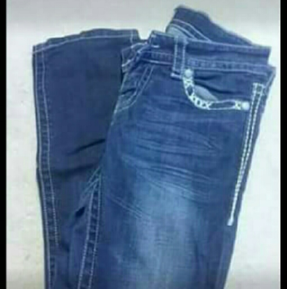 Buckle Capris