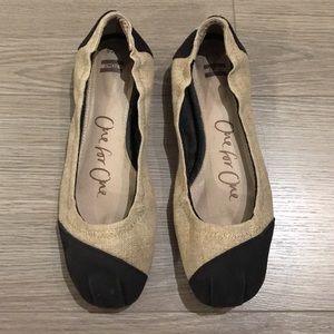 TOMS burlap black and ivory ballet flats