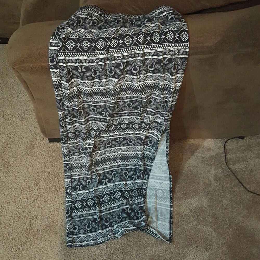 Charlotte russe side slit skirt