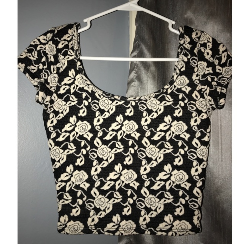 LA Hearts black and white rose crop top