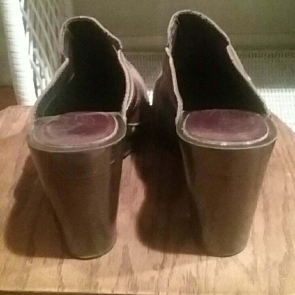 Leather Clogs - Picture 4 of 4