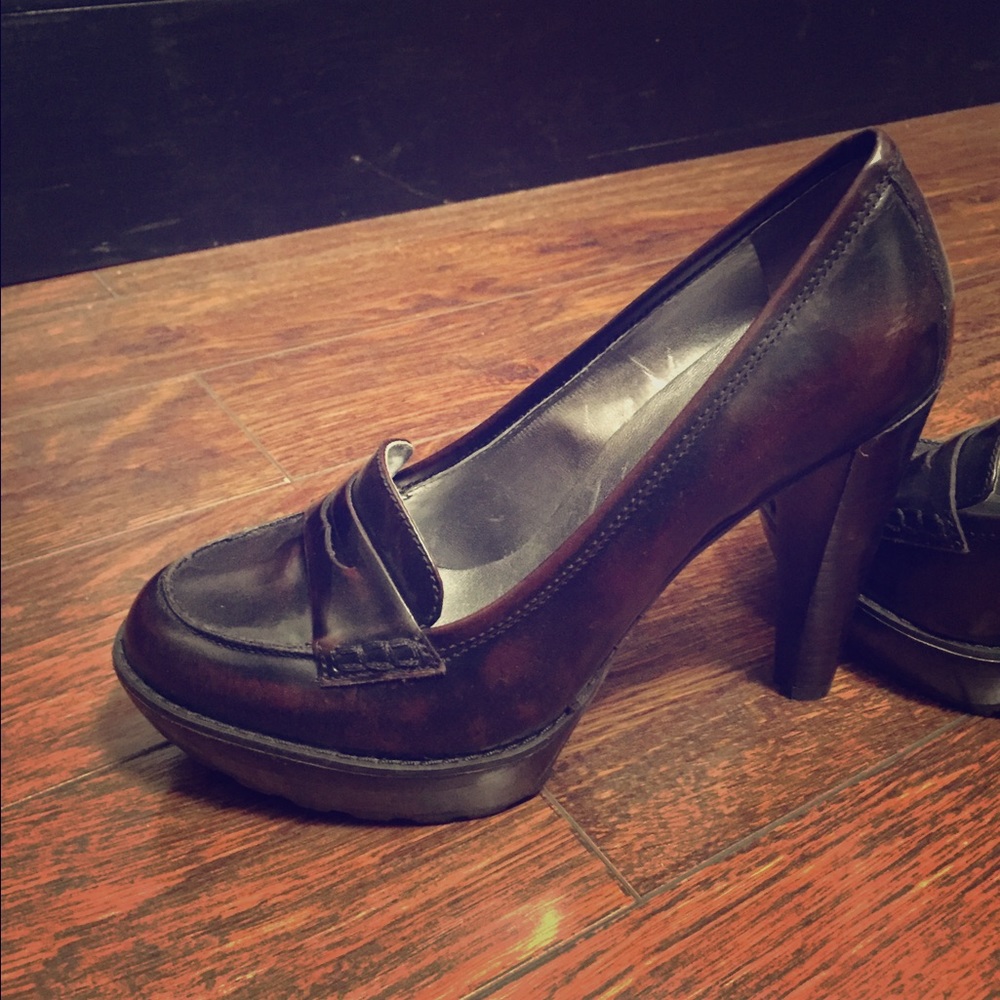 Guess high heel penny loafers