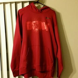 Nike therma fit hoody.