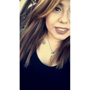 Meet your Posher, Elisa