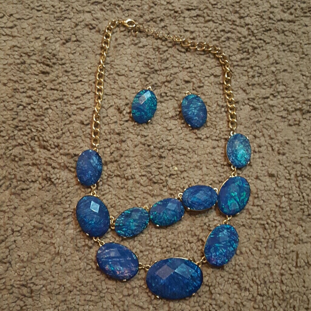 Francesca Earring and necklace