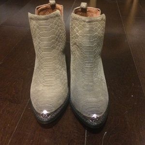 FP/Jeffery Campbell hunt the plain boots