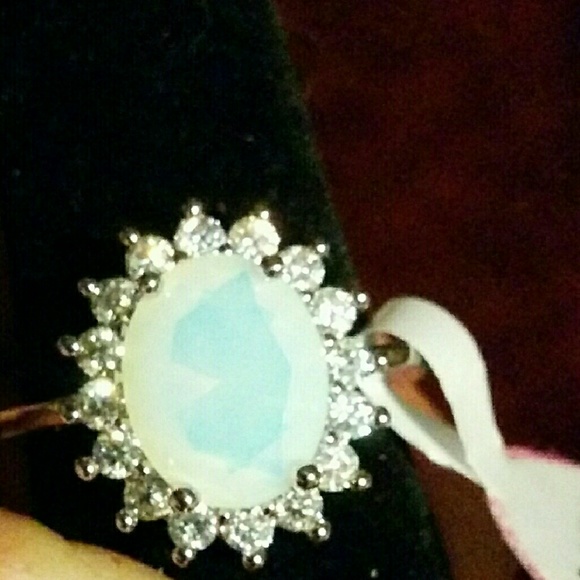 Sz 6 Opal Quartz with white Sapphires - Picture 3 of 3