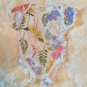 Floral patterned bodysuit for baby