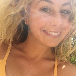 Meet your Posher, Liz