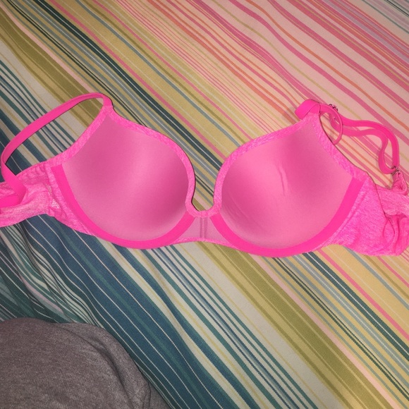 32b PINK bra - Picture 2 of 3