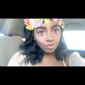 Meet your Posher, Emily