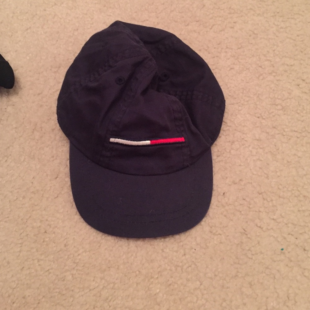 Tommy Hilfiger hat